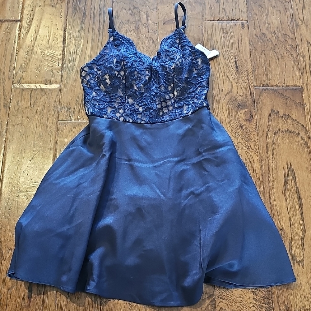 Navy Lace Bodice Satin Skater Dress Size 1 NWT